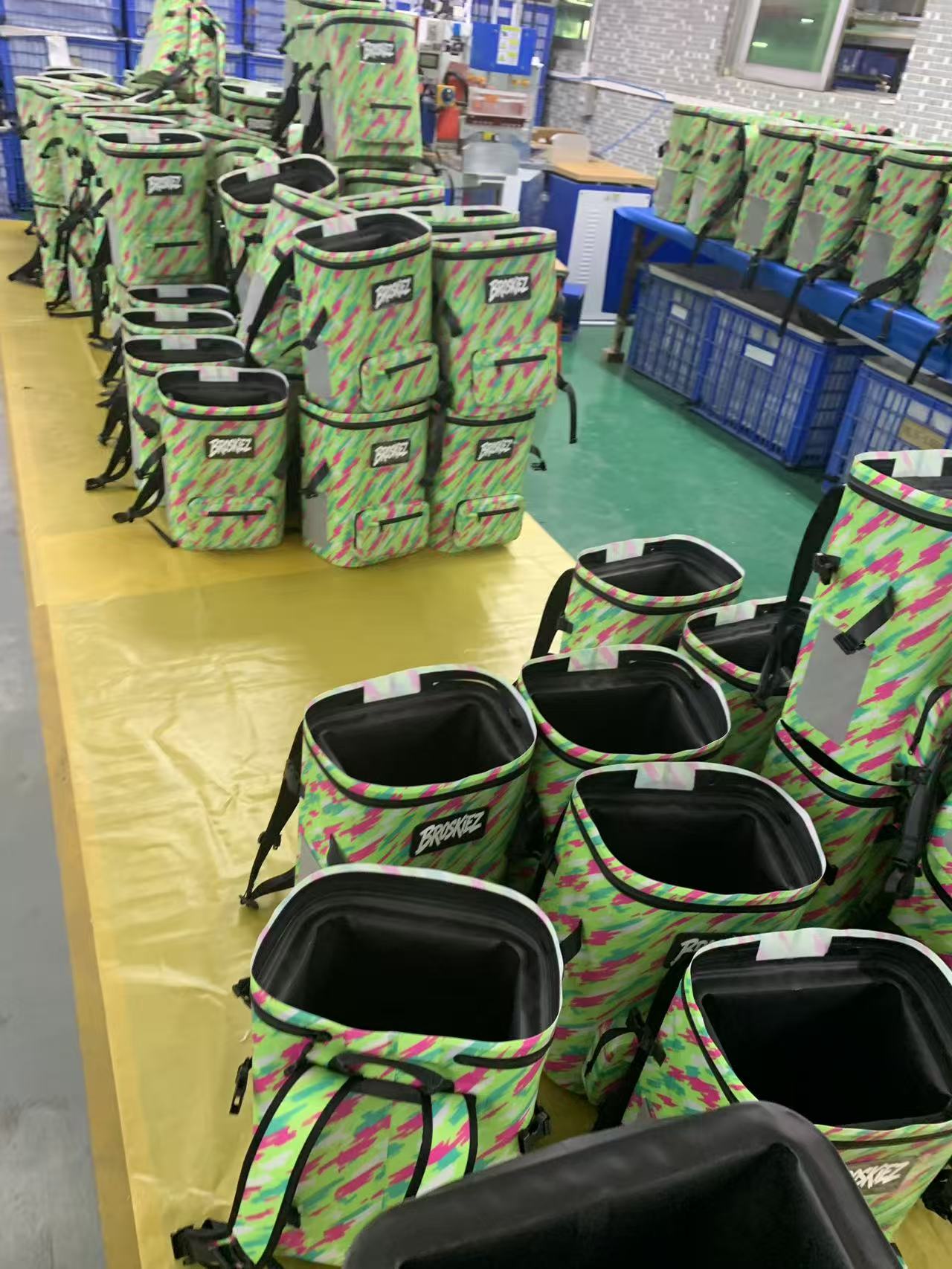 Yifulong Outdoor начинает массовое производство индивидуального мягкого рюкзака-холодильника для зарубежного бренда Yifulong Outdoor начинает массовое производство индивидуального мягкого рюкзака-холодильника для зарубежного бренда