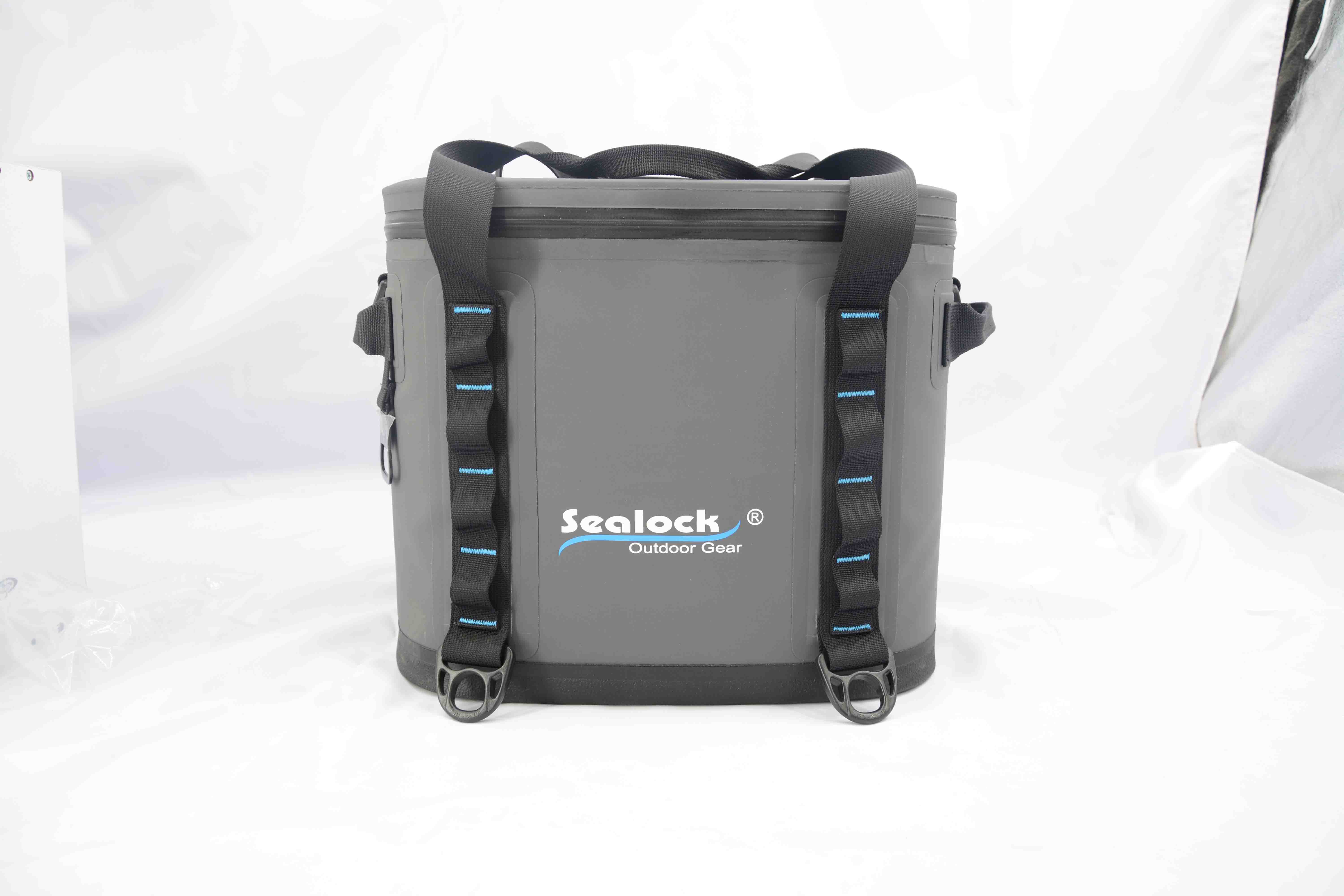 RF-welded IPX8 cooler tote